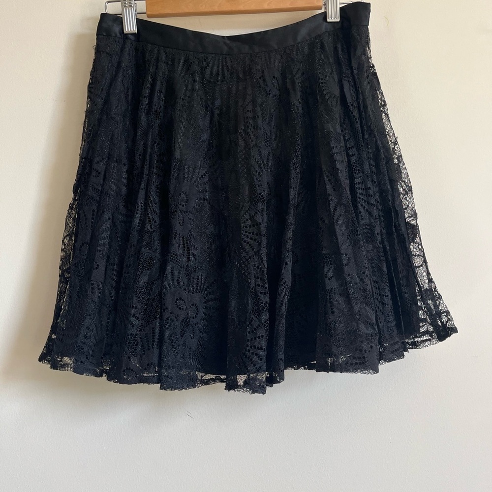 VTG Milly of New York Black Lined Pleated Lace Short Flare Skirt Womens Sz 4 - Picture 2 of 12